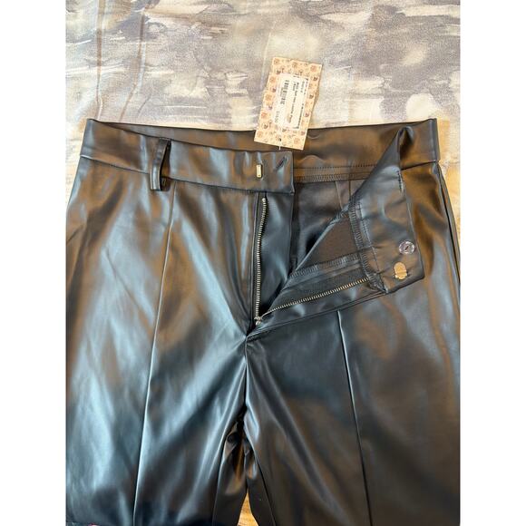 Entro Black Faux Leather Split Hem Straight Leg Pants Women’s size Small NWT - Picture 5 of 11